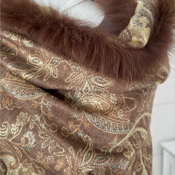 Adrienne Landau Brown Paisley Wrap with Fur Trim - Picture 4 of 6